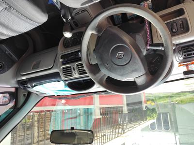 Renault Clio • 2003 • 177,000 km