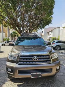 Toyota Sequoia • 2012 • 39,000 km