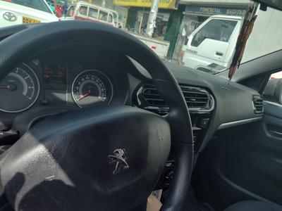 Peugeot 308 • 2015 • 75,000 km