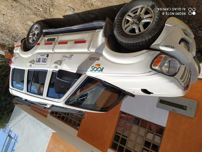 Mahindra Alturas G4 • 2015 • 170,000 km