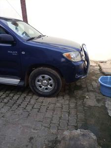 Toyota Hilux • 2010 • 237,000 km