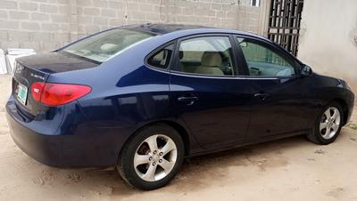 Hyundai Elantra • 2009 • 90,000 km