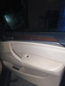 BMW X3 • 2010 • 200,000 km