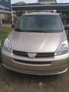 Toyota Sienna • 2005 • 50,100 km
