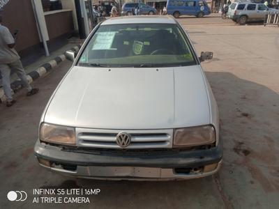 Volkswagen Vento • 2000 • 2,334 km