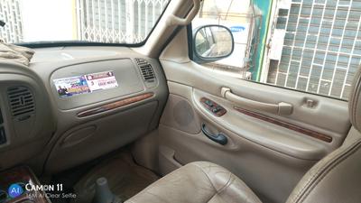 Lincoln Navigator • 2001 • 89 km