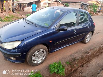 Peugeot 206 • 2002 • 2,353 km
