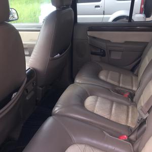 Ford Explorer • 2006 • 130,000 km