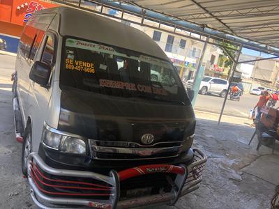 Toyota Hiace • 2006 • 123,456 km