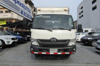 Hino Dutro • 2014 • 111,655 km