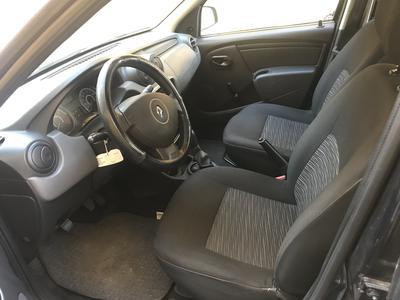 Renault Logan • 2014 • 111,300 km