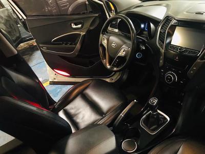 Hyundai Santa Fe • 2016 • 62,000 km