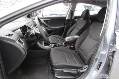 Hyundai Elantra • 2015 • 77,218 km