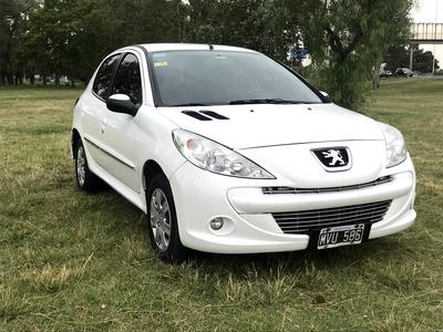 Peugeot 207 • 2013 • 89,400 km