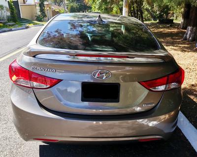 Hyundai Elantra • 2013 • 62,000 km