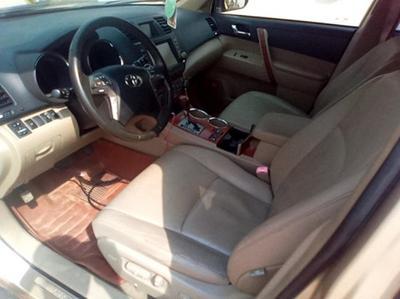 Toyota Highlander • 2009 • 18,020 km