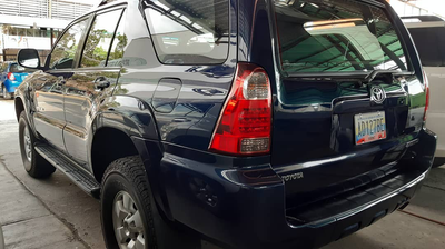 Toyota 4 Runner Limited • 2007 • 99,000 km