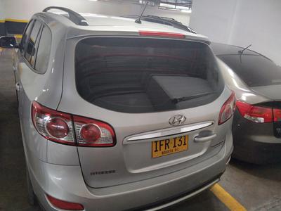 Hyundai Santa Fe • 2013 • 61,833 km