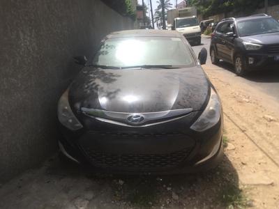 Hyundai Sonata • 2011 • 98,000 km