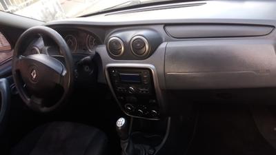 Renault Logan • 2015 • 74,000 km