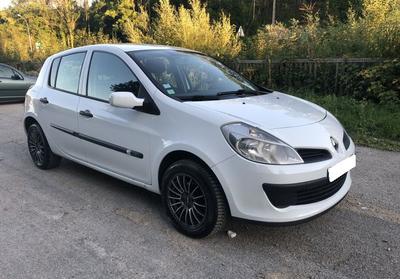 Renault Clio • 2008 • 125,000 km