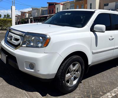 Honda Pilot • 2011 • 123,018 km