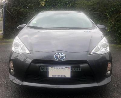 Toyota Prius • 2014 • 30,000 km