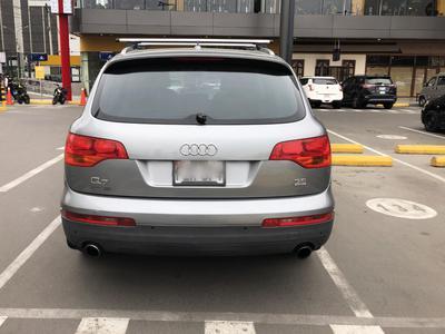 Audi Q7 • 2008 • 130,000 km