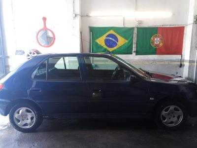 Peugeot 306 • 2001 • 155,000 km