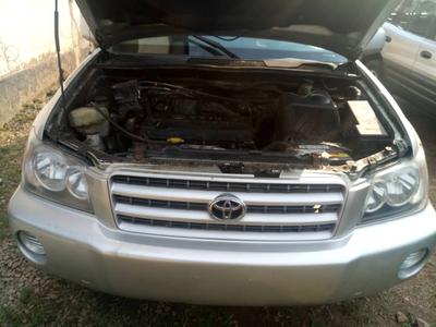 Toyota Highlander • 2004 • 112,000 km