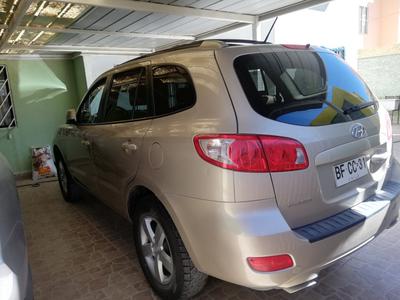 Hyundai Santa Fe • 2008 • 87,000 km