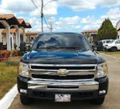 Chevrolet Silverado • 2011 • 200,000 km