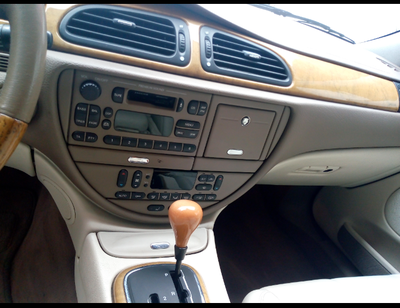 Jaguar S-Type • 2000 • 88,300 km