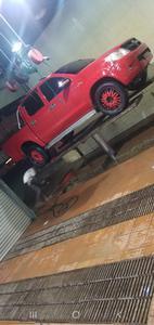 Toyota Hilux • 2007 • 204,000 km