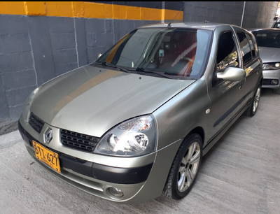 Renault Clio • 2006 • 217,400 km
