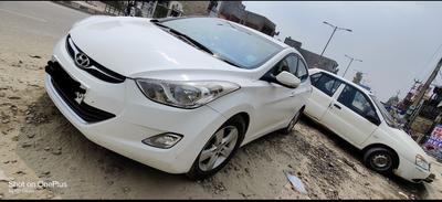 Hyundai Elantra • 2014 • 16 km
