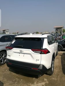 Toyota RAV4 • 2013 • 25,000 km