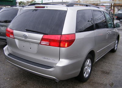 Toyota Sienna • 2005 • 110,011 km