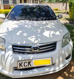 Toyota Corolla • 2009 • 200,000 km