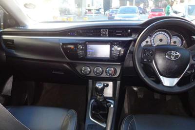 Toyota Corolla • 2017 • 98,000 km