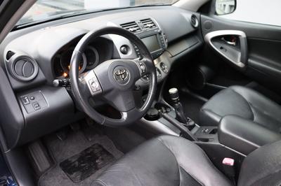 Toyota RAV4 • 2006 • 136,000 km