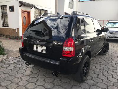 Hyundai Tucson • 2009 • 205,000 km