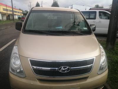 Hyundai H1 • 2012 • 256,370 km