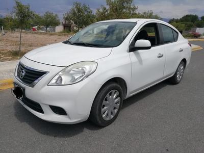 Nissan Versa sense • 2013 • 110,000 km