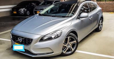 Volvo V40 • 2016 • 20,000 km
