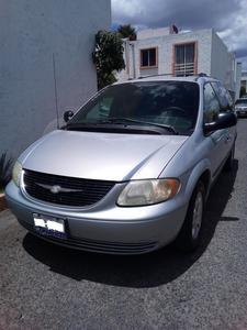 Chrysler Voyager • 2002 • 180,000 km