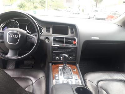 Audi Q7 • 2008 • 110,000 km