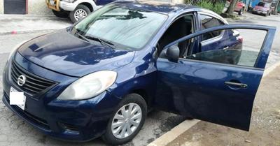 Nissan Versa • 2012 • 102,000 km