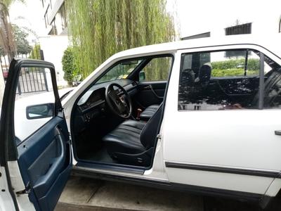 Mercedes-Benz 230 - 300 CE Coupé • 1988 • 183,079 km