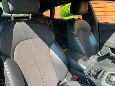 Audi A7 • 2016 • 27,000 km